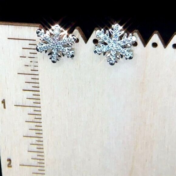 Silver Snowflake Crystal CZ Stud Earrings Christmas - Picture 5 of 8